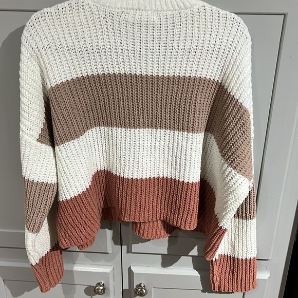 Moon & Madison Striped Cropped Sweater large - Picture 5 of 8